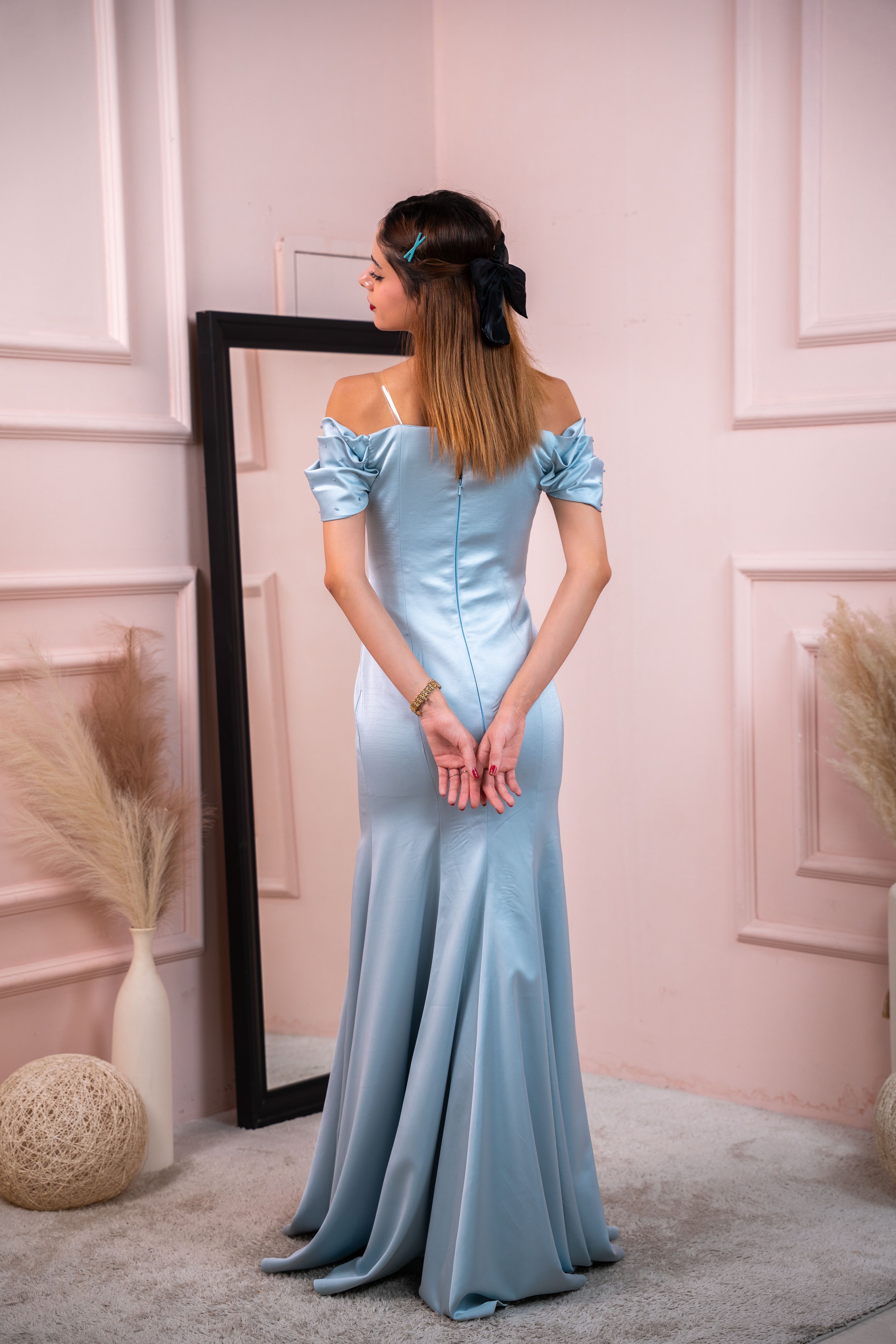 فستان سهرة ميرميد بأكمام مكشوفة – تصميم أنيق للسهرات